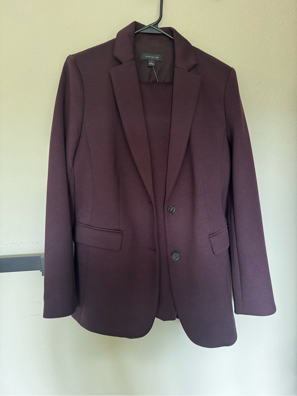 Ann Taylor Women’s Maroon Blazer - Tailored Two-Button Jacket